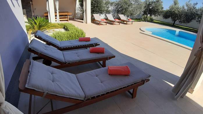 A wonderful family villa with an outdoor pool, on two floors, 5