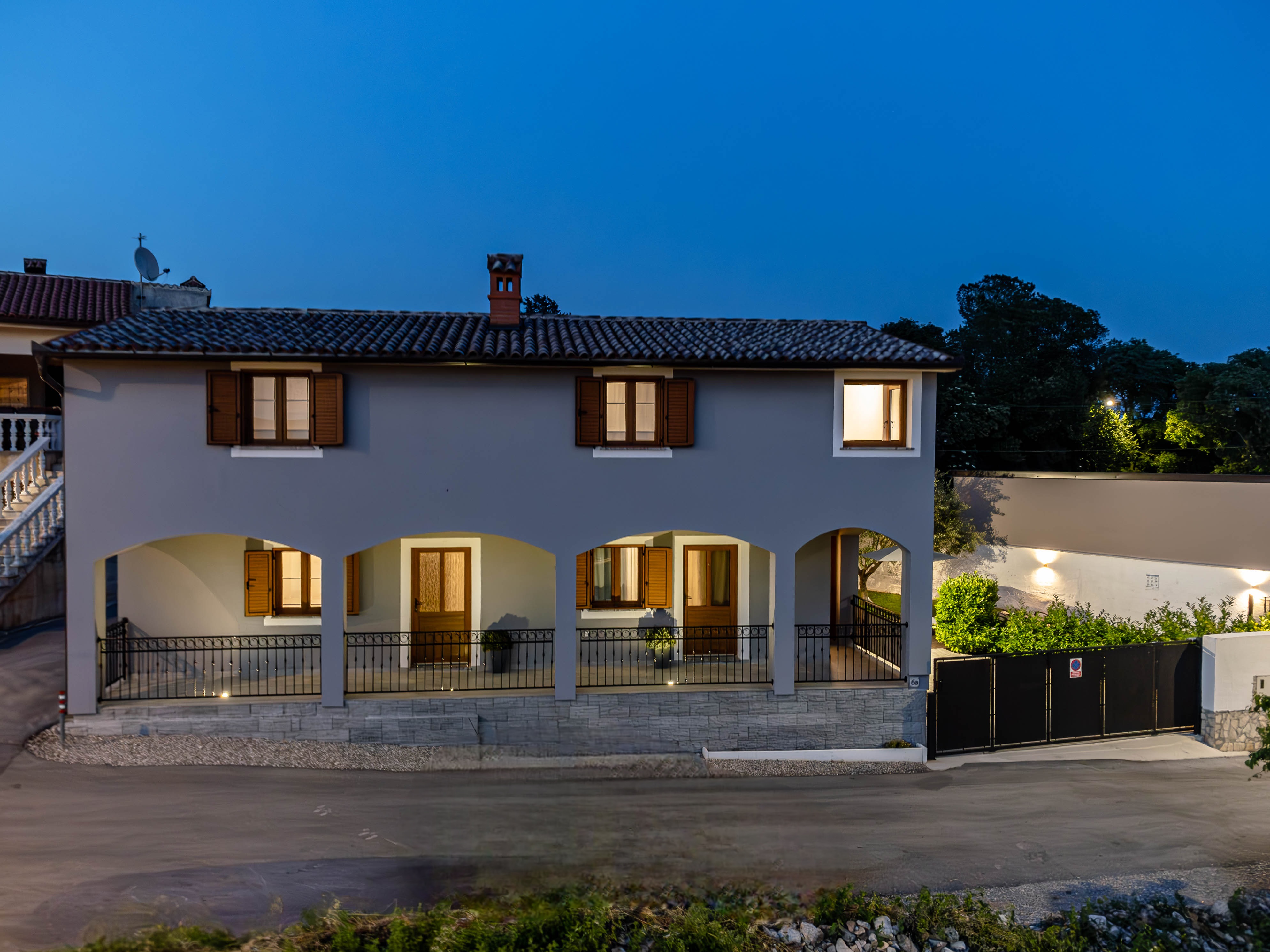 Charming house with swimming pool and garden for up to 6 people