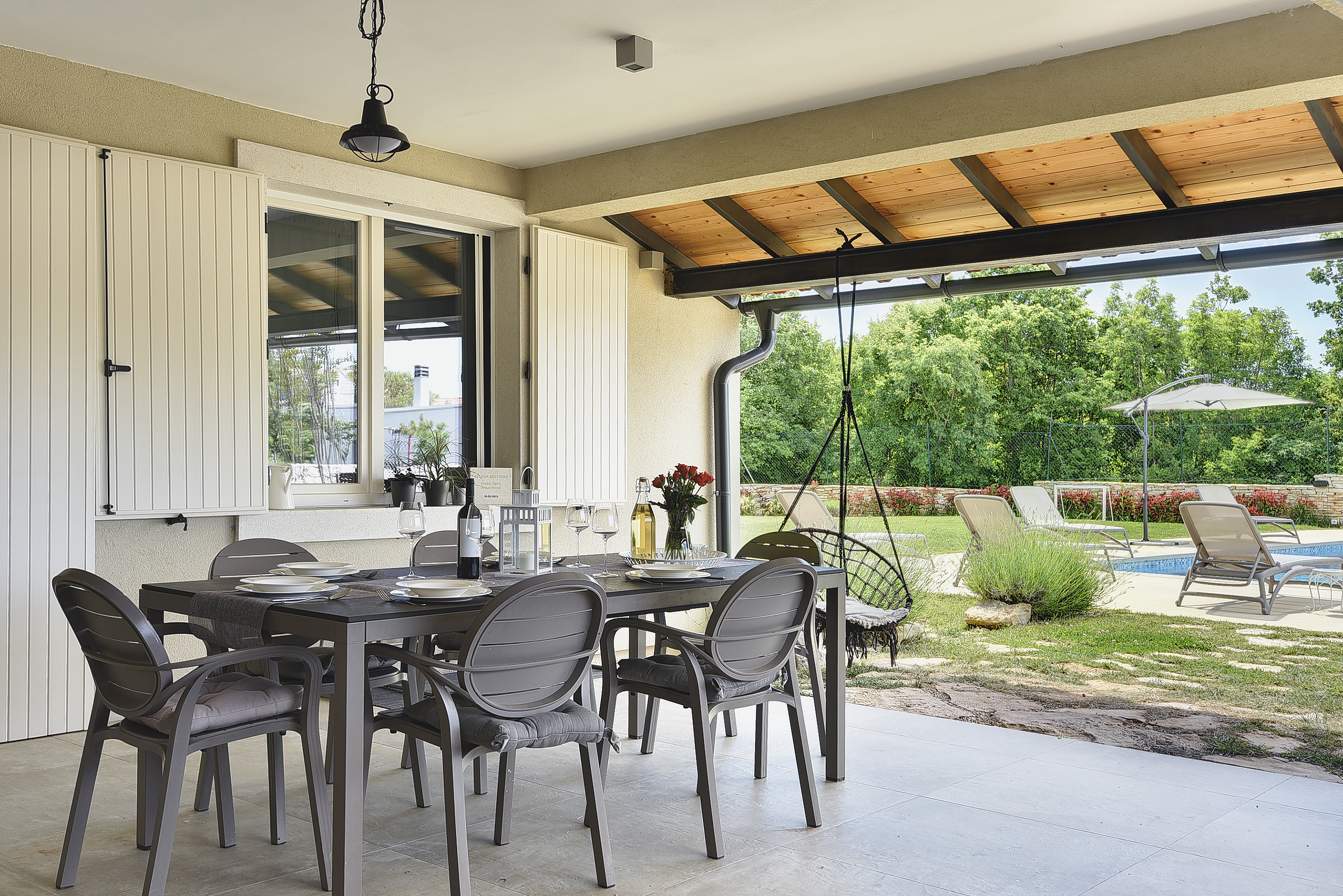 Beautiful villa with private swimming pool, gym and jacuzzi