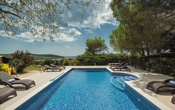 Villa in Banjole mit Pool und wunderschönem Meerblick