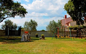 Comfortable house offers a children's playground, garden, Wi-Fi