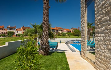Luxury villa in Pula with heated pool and Jacuzzi for ten persons