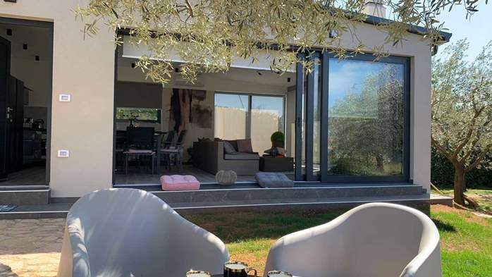 Moderna casa a Fažana con un bellissimo giardino, barbecue e WiFi, 5
