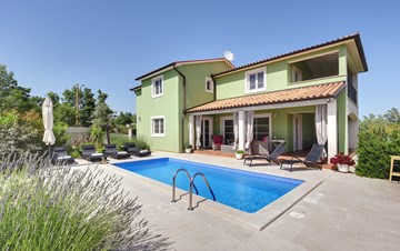 Beautiful villa with private pool, jacuzzi and playground