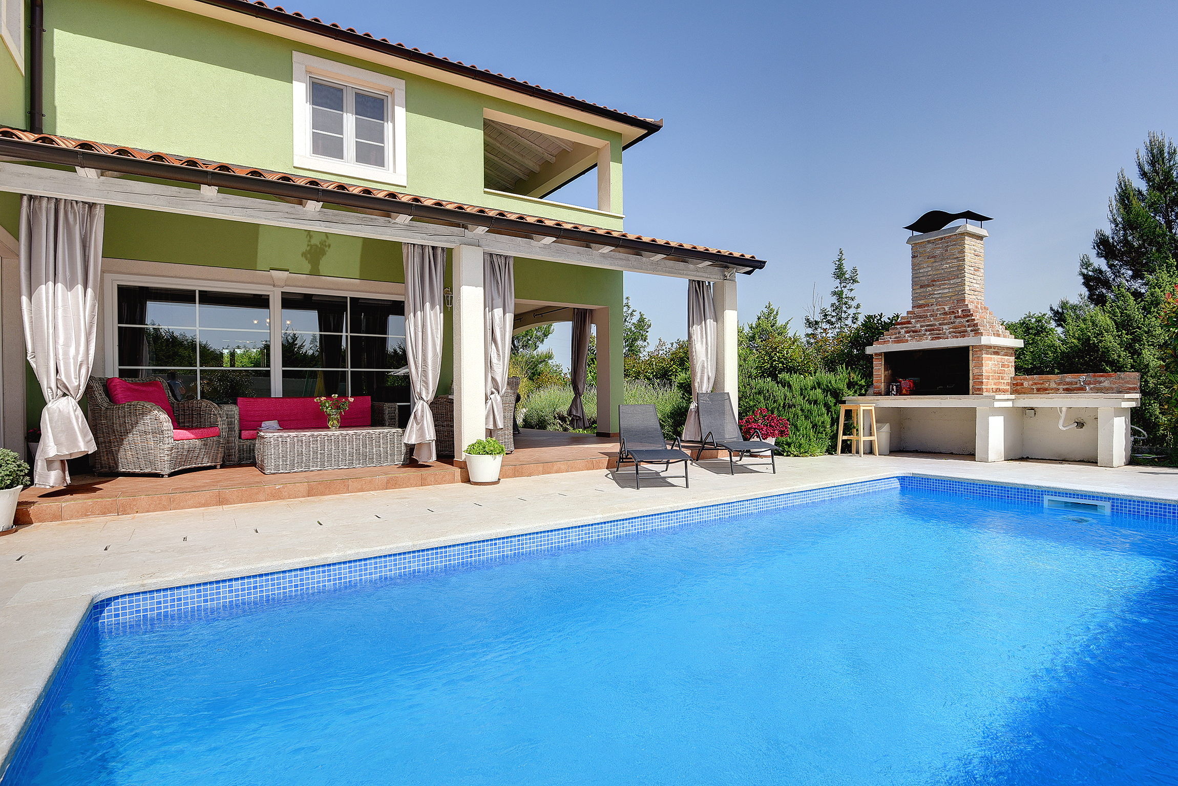 Beautiful villa with private pool, jacuzzi and playground