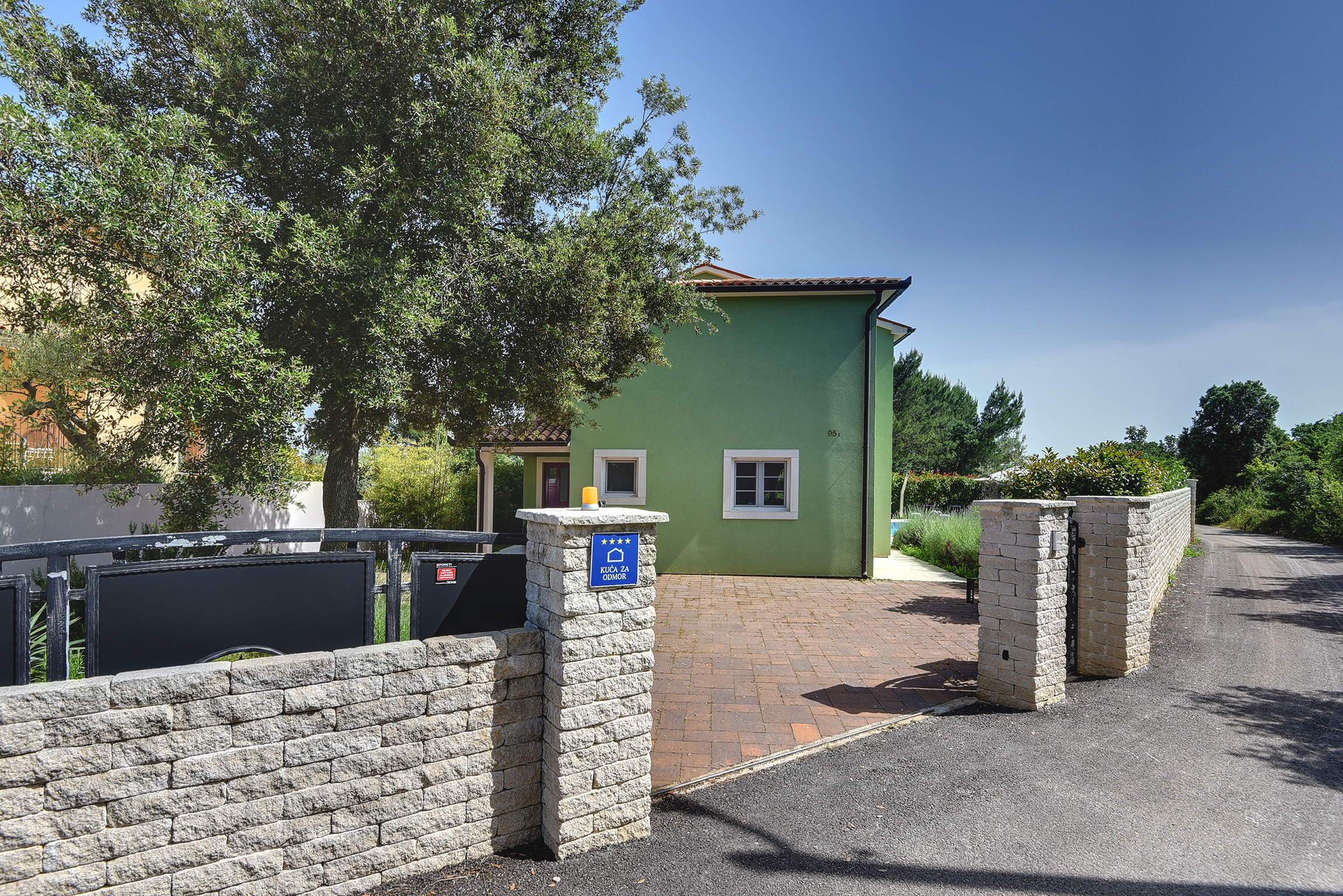 Beautiful villa with private pool, jacuzzi and playground