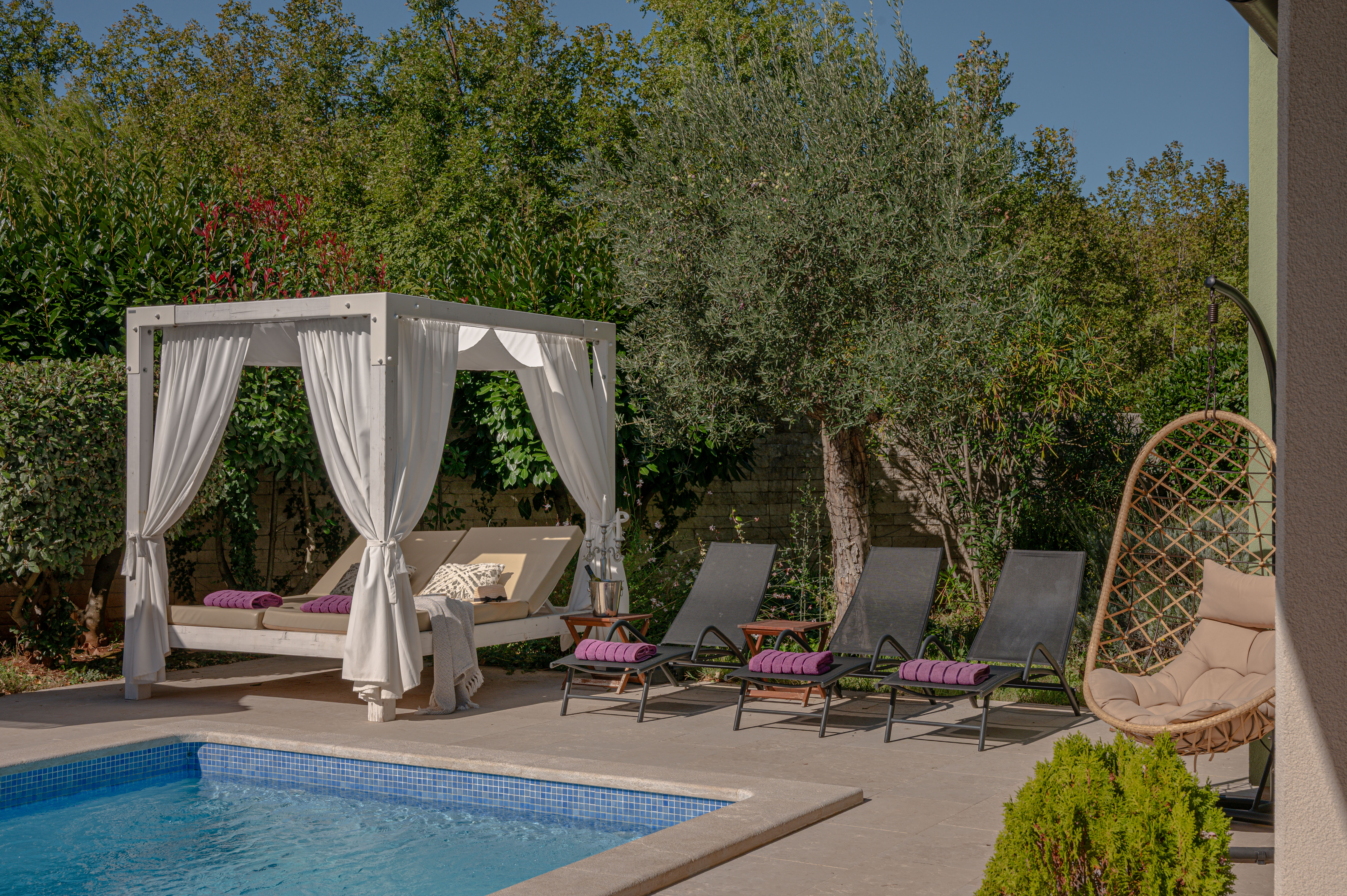 Beautiful villa with private pool, jacuzzi and playground
