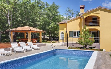 Beautiful two-storey villa with private pool for up to 8 people