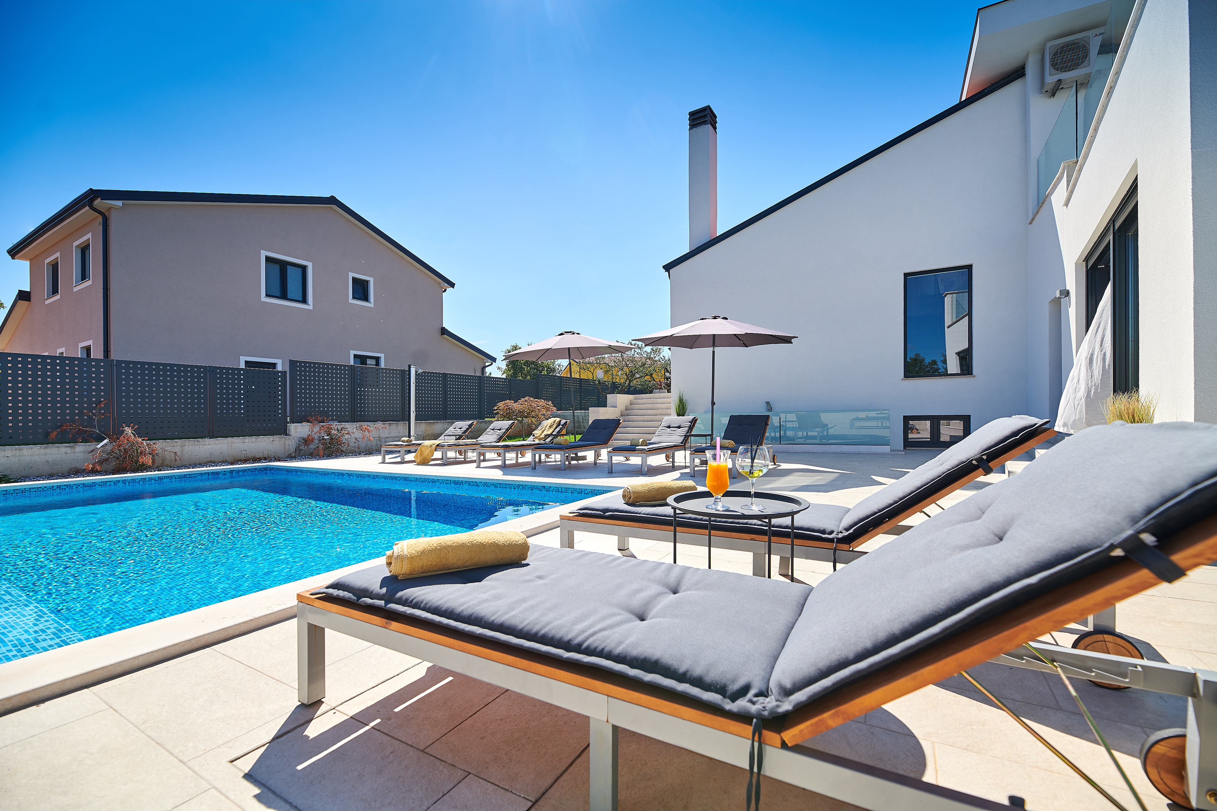 Unwiderstehliche Villa mit Pool und Spielzimmer für 8 Personen
