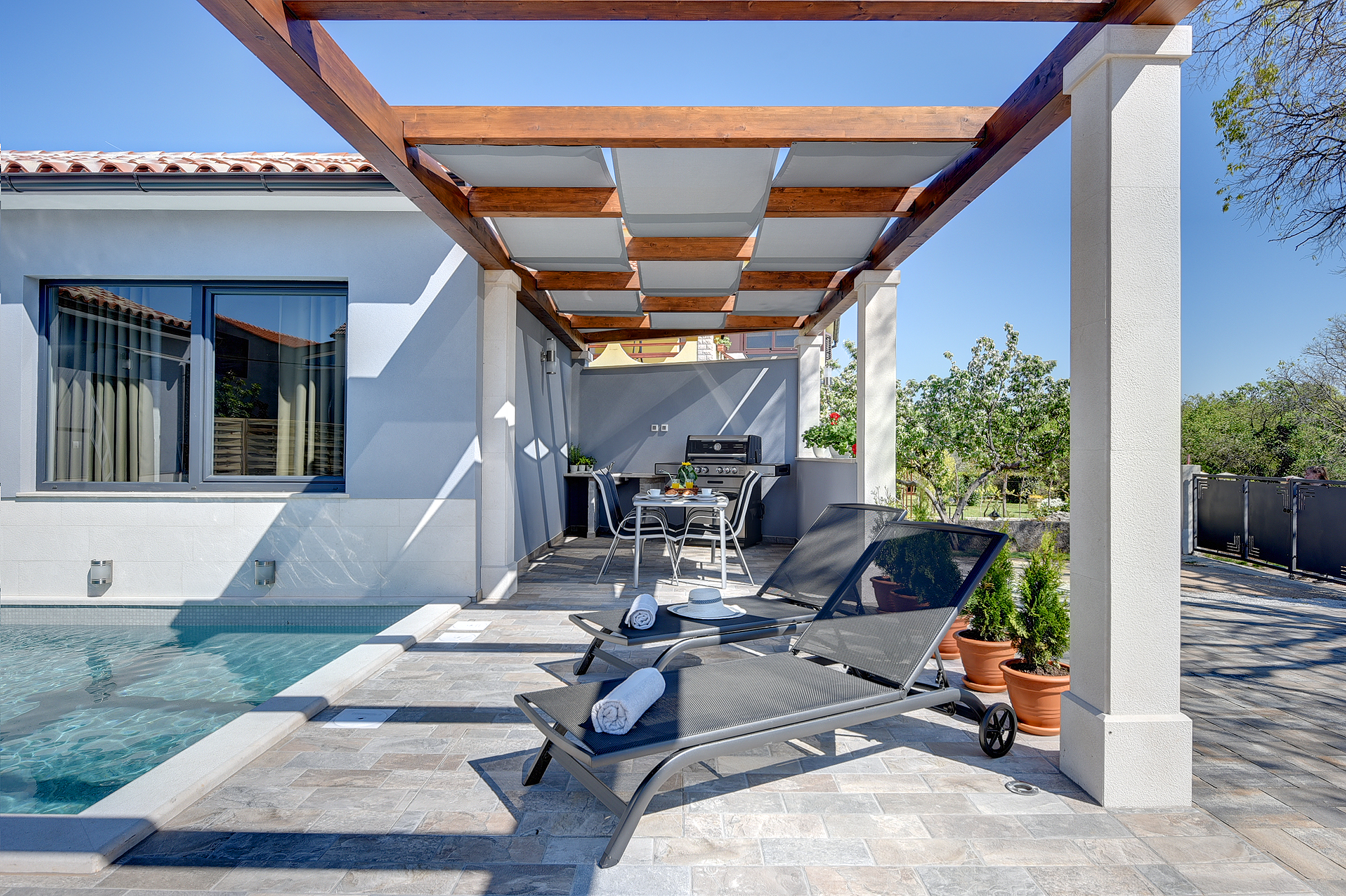 Villa in Galižana für 6 Personen, Pool, Sonnenterrasse, WLAN