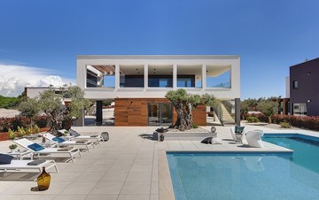 Elegante Villa mit Balkon mit Meerblick, Pool, Sauna, 5 SZ, WLAN