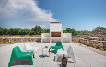 Luxury villa with outdoor pool, Finnish sauna and playroom