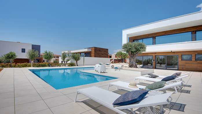 Luxury villa with outdoor pool, Finnish sauna and playroom, 3
