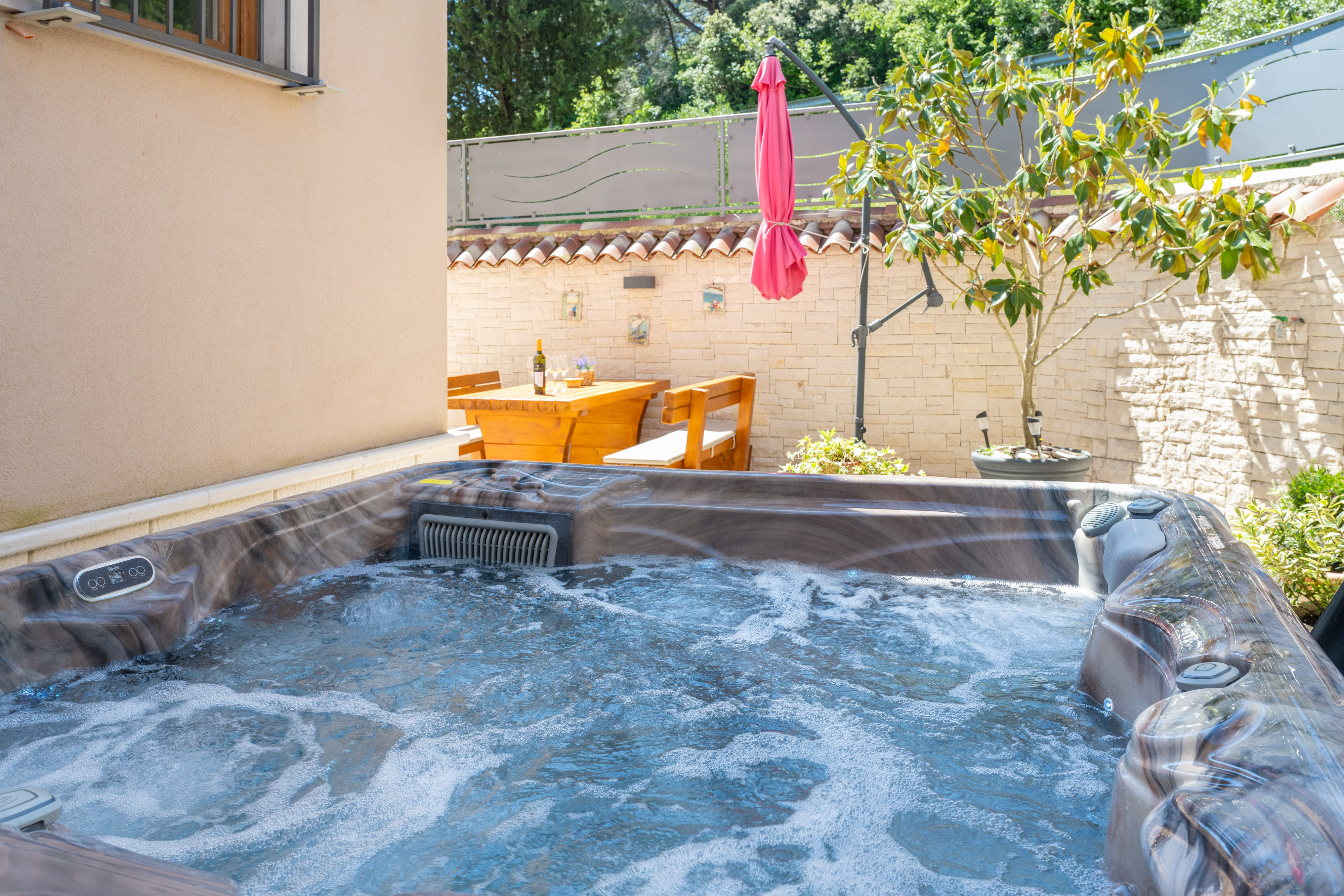 Bella casa a soli 20 m dal mare con vasca idromassaggio privata