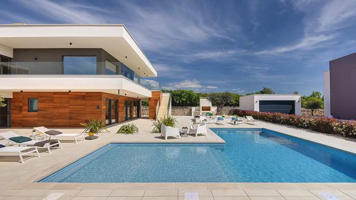 Exquisite villa for 12 people with private pool and Finnish sauna, 3