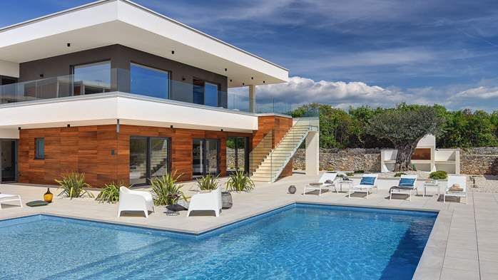 Exquisite villa for 12 people with private pool and Finnish sauna, 1