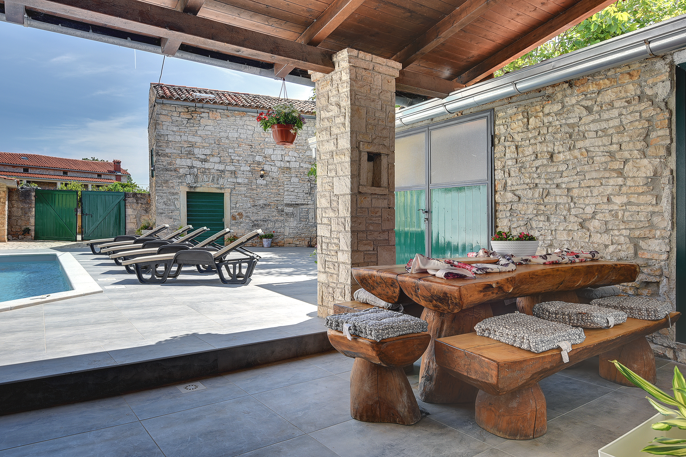 Casa istriana ristrutturata in una bella villa con piscina, WiFi