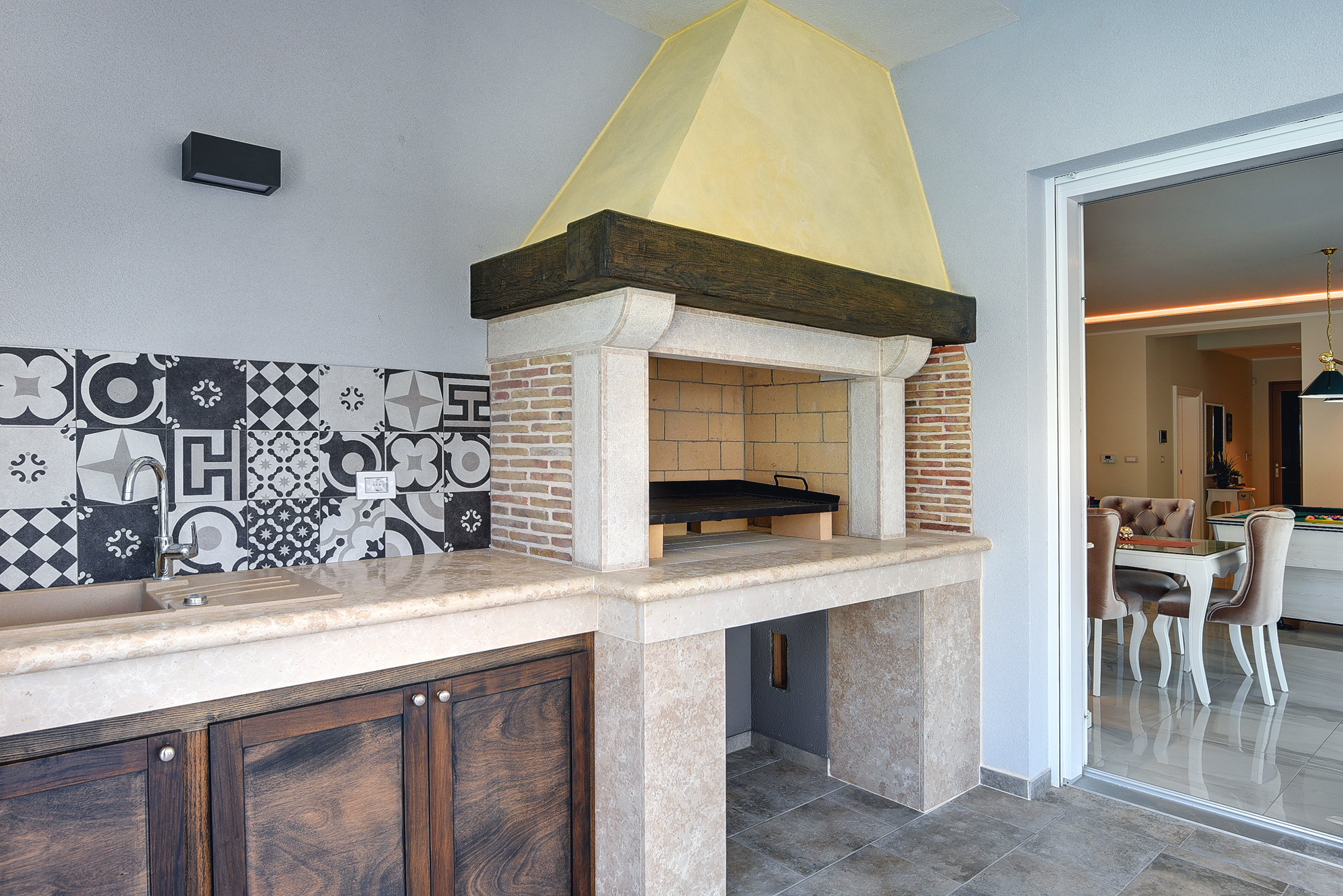 Villa mit beheizt Pool und Crossfit-Halle in Premantura