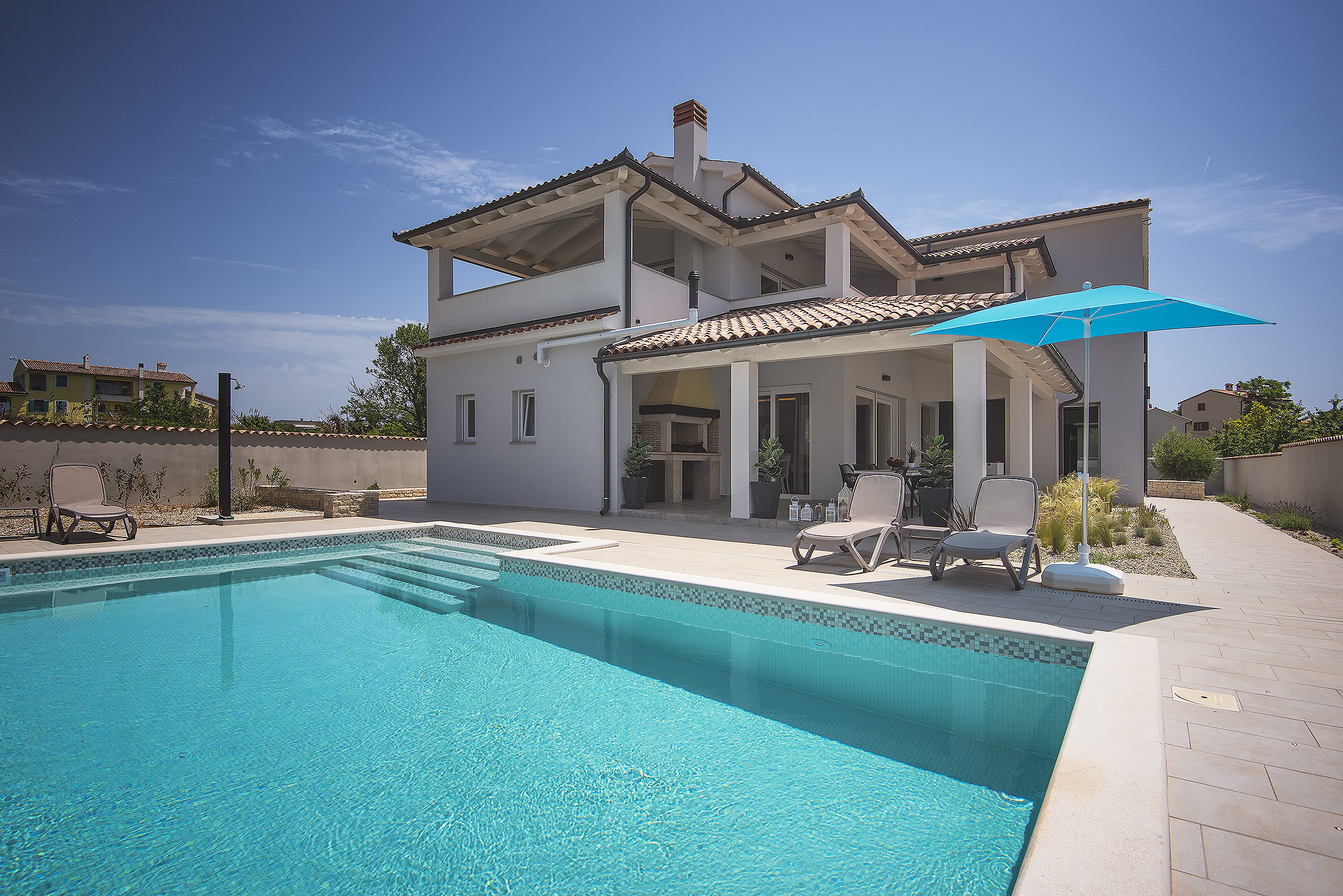 Villa mit beheizt Pool und Crossfit-Halle in Premantura