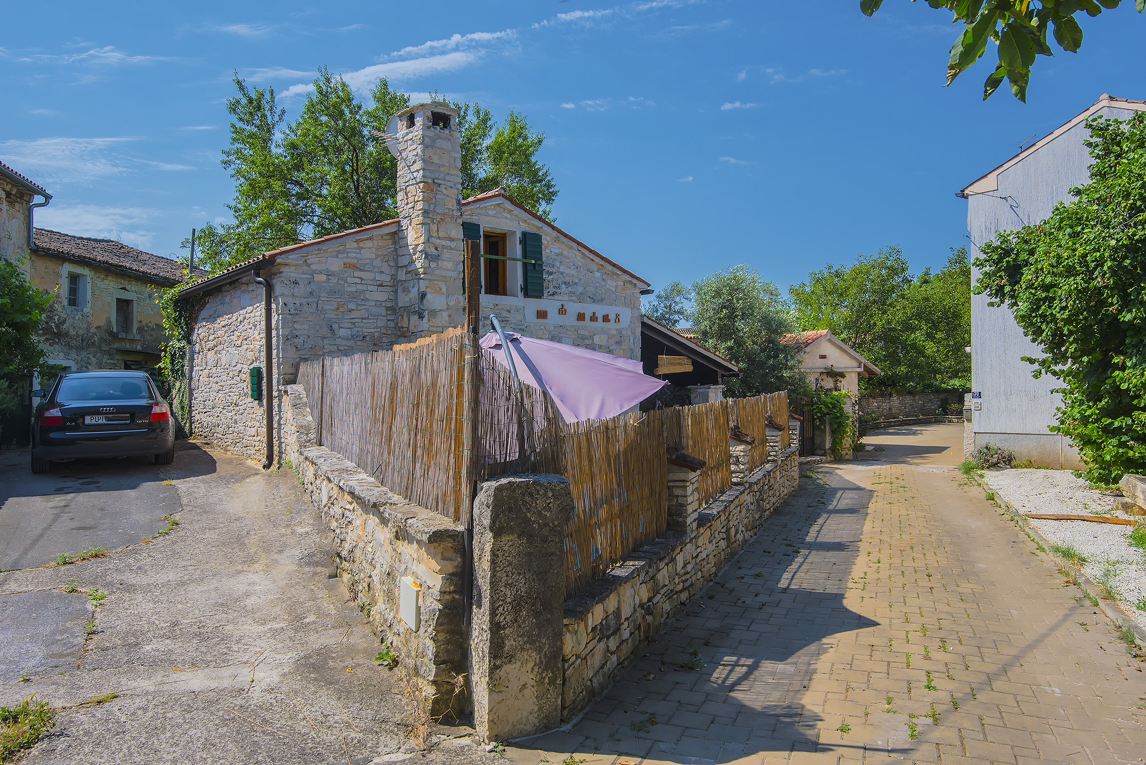 Beautiful stone house with swimming pool and terrace for 3 pax