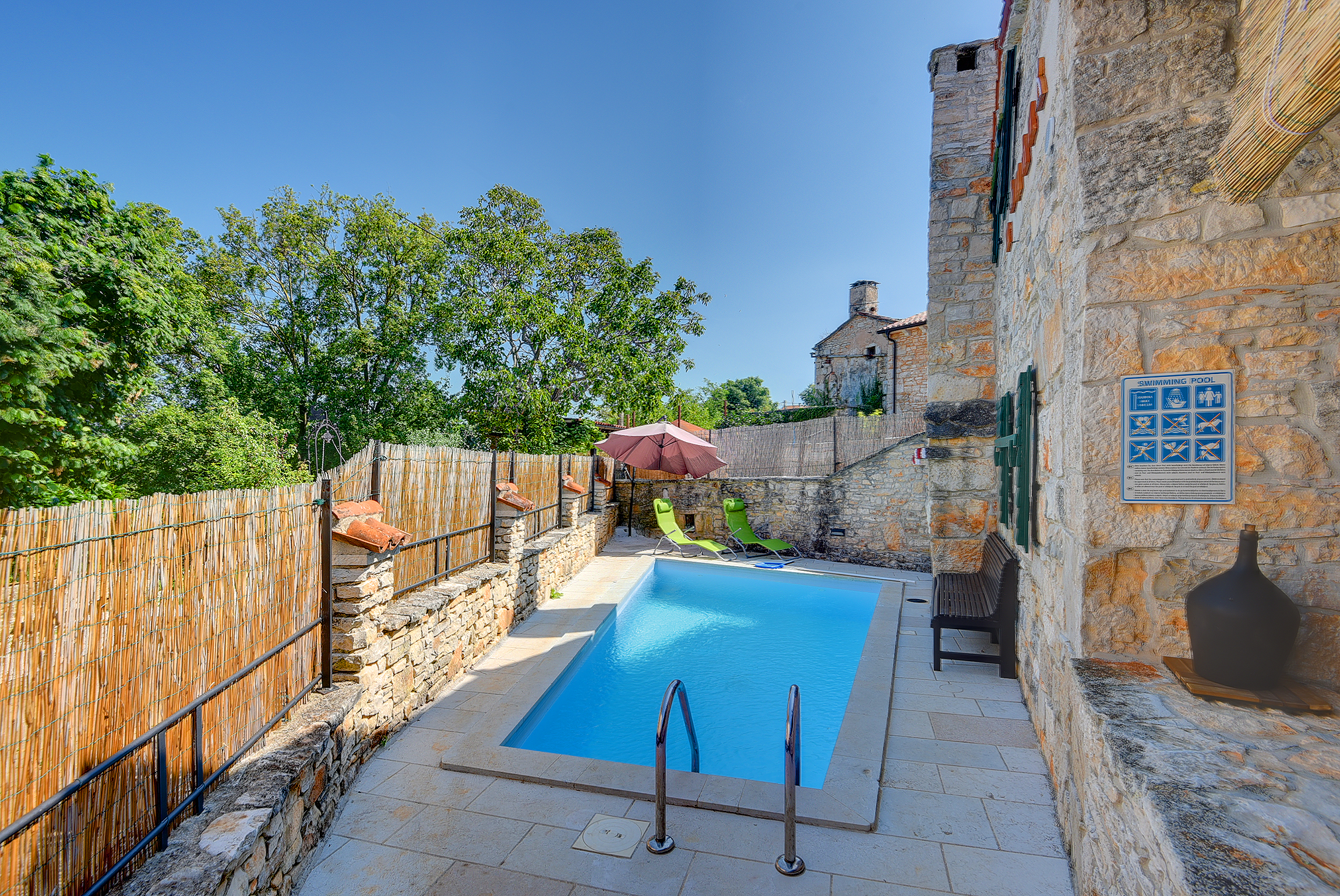 Beautiful stone house with swimming pool and terrace for 3 pax
