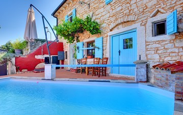 Charming villa with pool in the heart of Istria for 4 persons