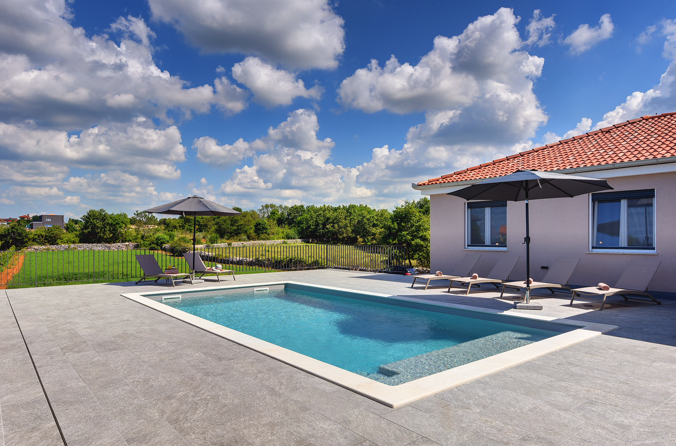 Villa di nuova costruzione per sei persone,piscina privata,WiFi