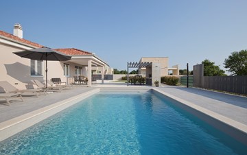 Villa di nuova costruzione per sei persone,piscina privata,WiFi