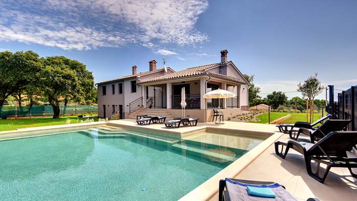 Villa mit Pool & schönem Innenhof in ruhiger Lage für 6 Personen, 10
