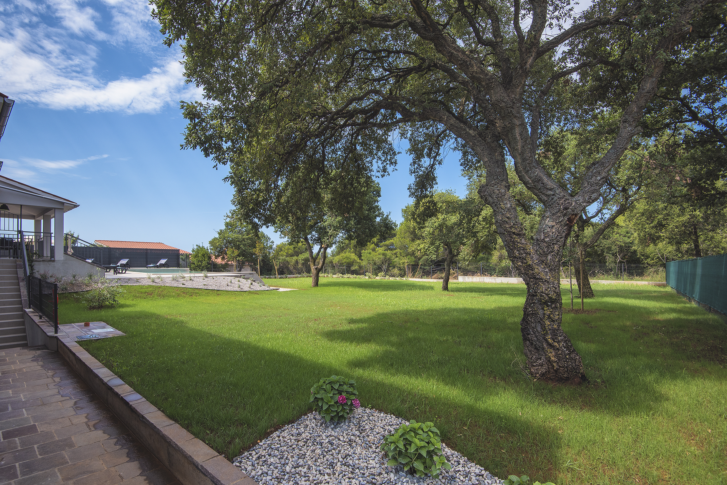 Villa con piscina e giardino in una posizione tranquilla