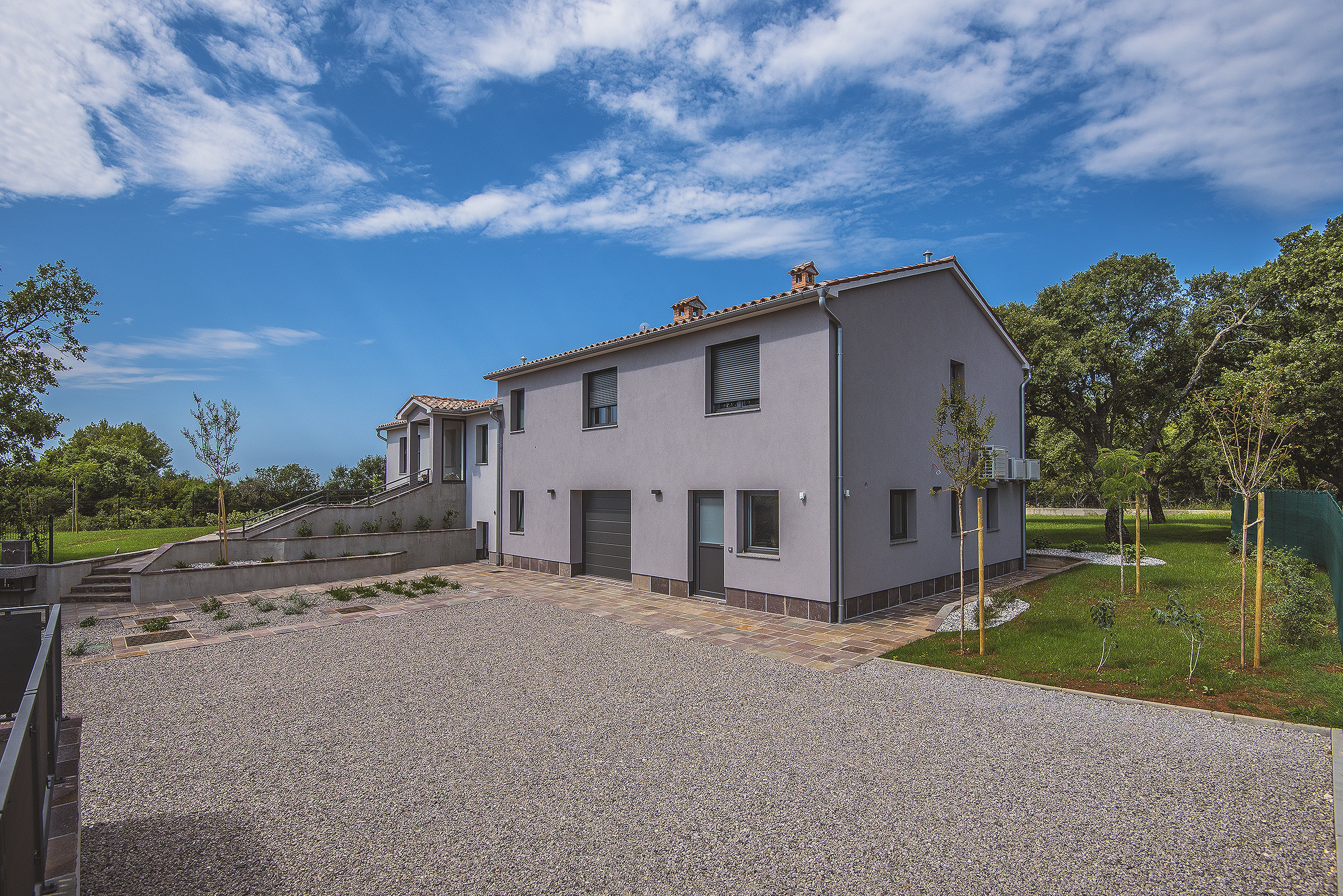 Villa con piscina e giardino in una posizione tranquilla