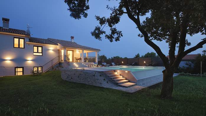 Villa con piscina e giardino in una posizione tranquilla, 2