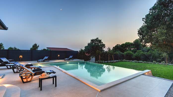 Villa mit Pool & schönem Innenhof in ruhiger Lage für 6 Personen, 5