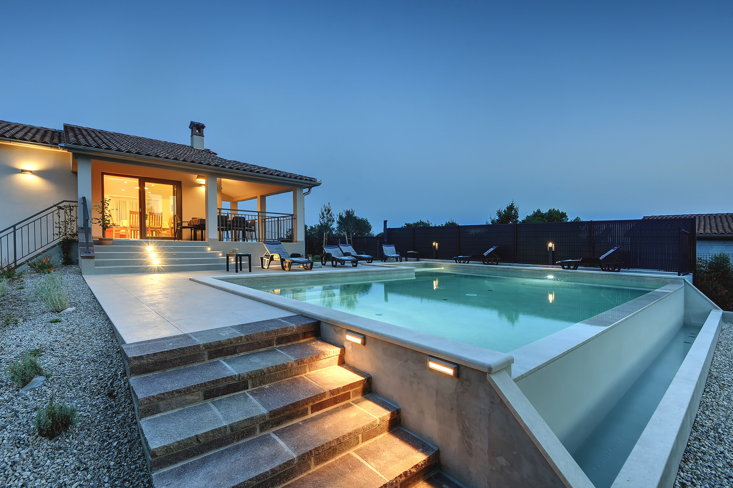 Villa con piscina e giardino in una posizione tranquilla