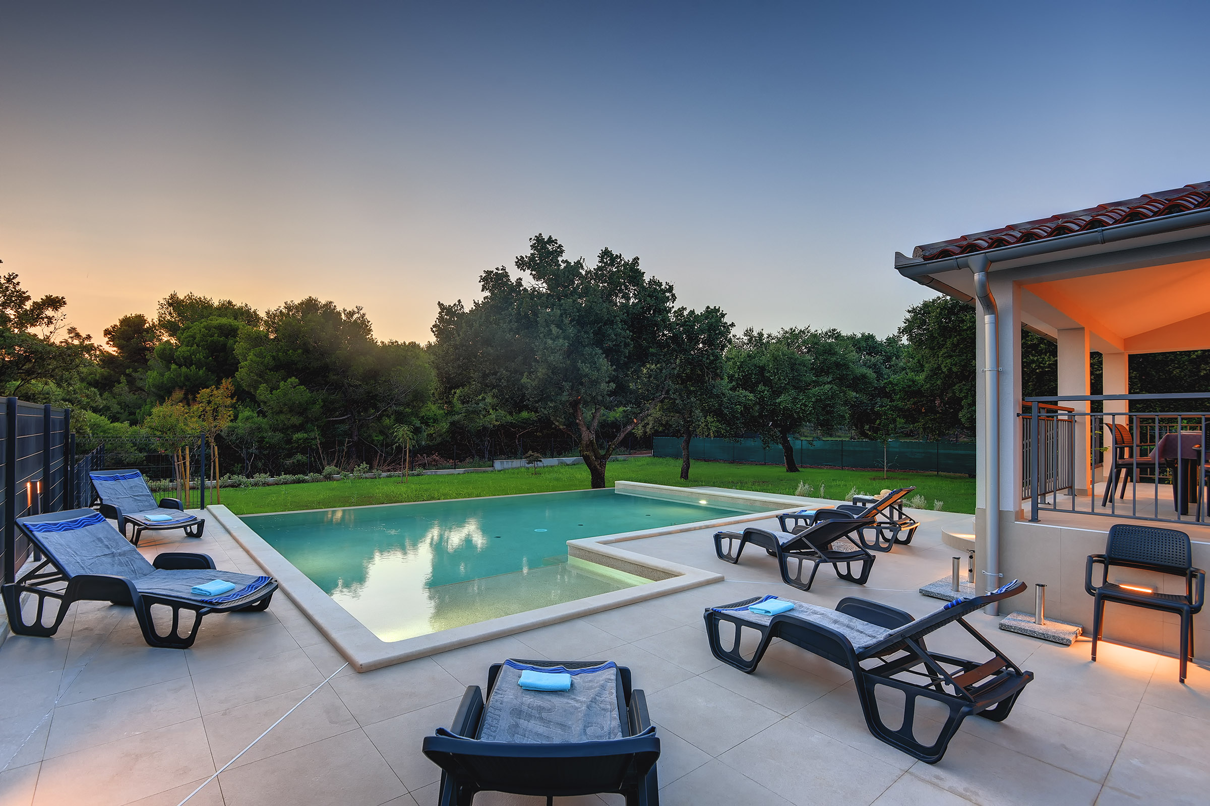 Villa con piscina e giardino in una posizione tranquilla