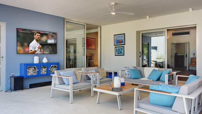 Moderna villa sa pogledom na more i vanjskom kuhinjom, 21