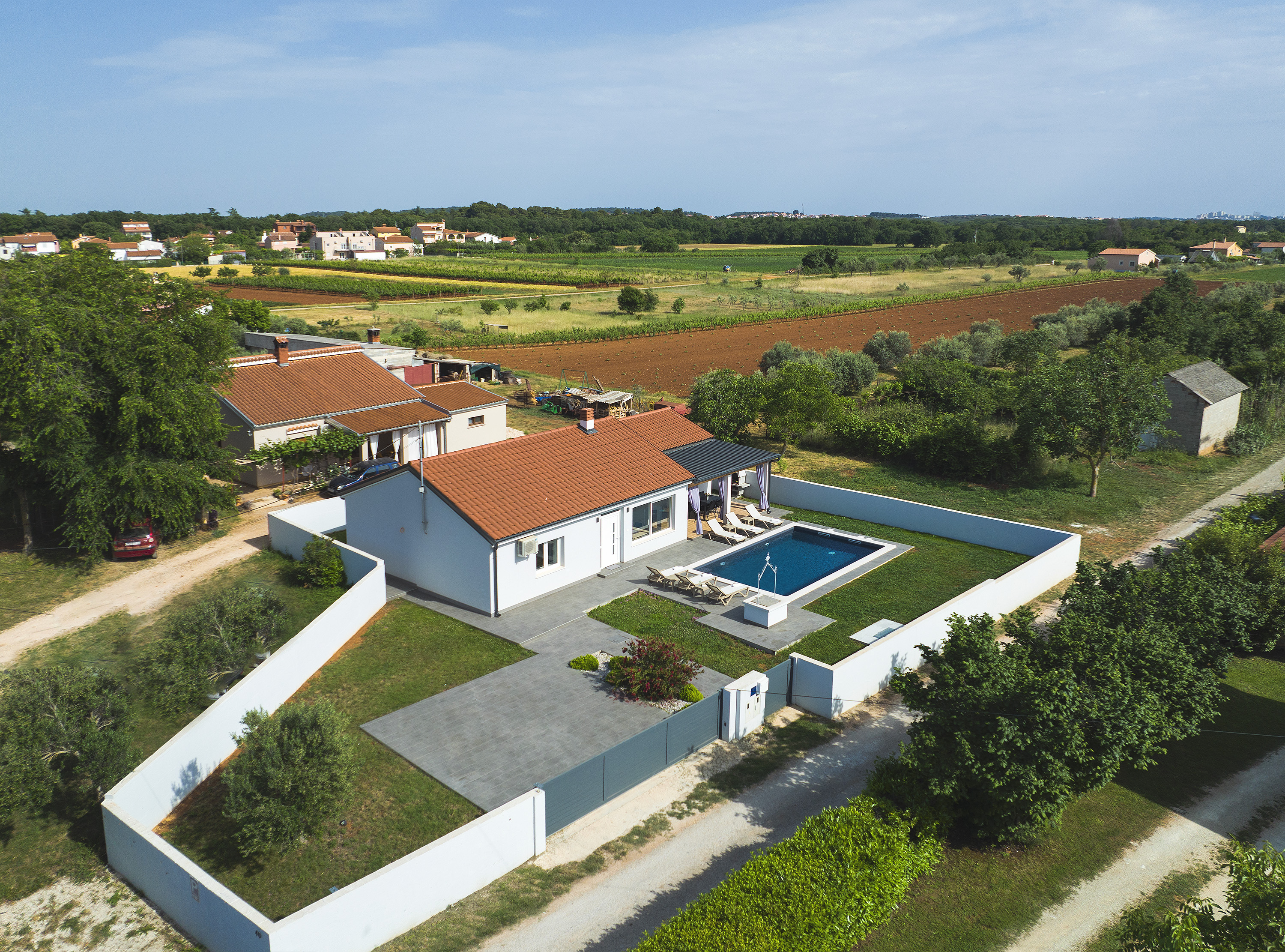 Holiday house in Valbandon with private pool