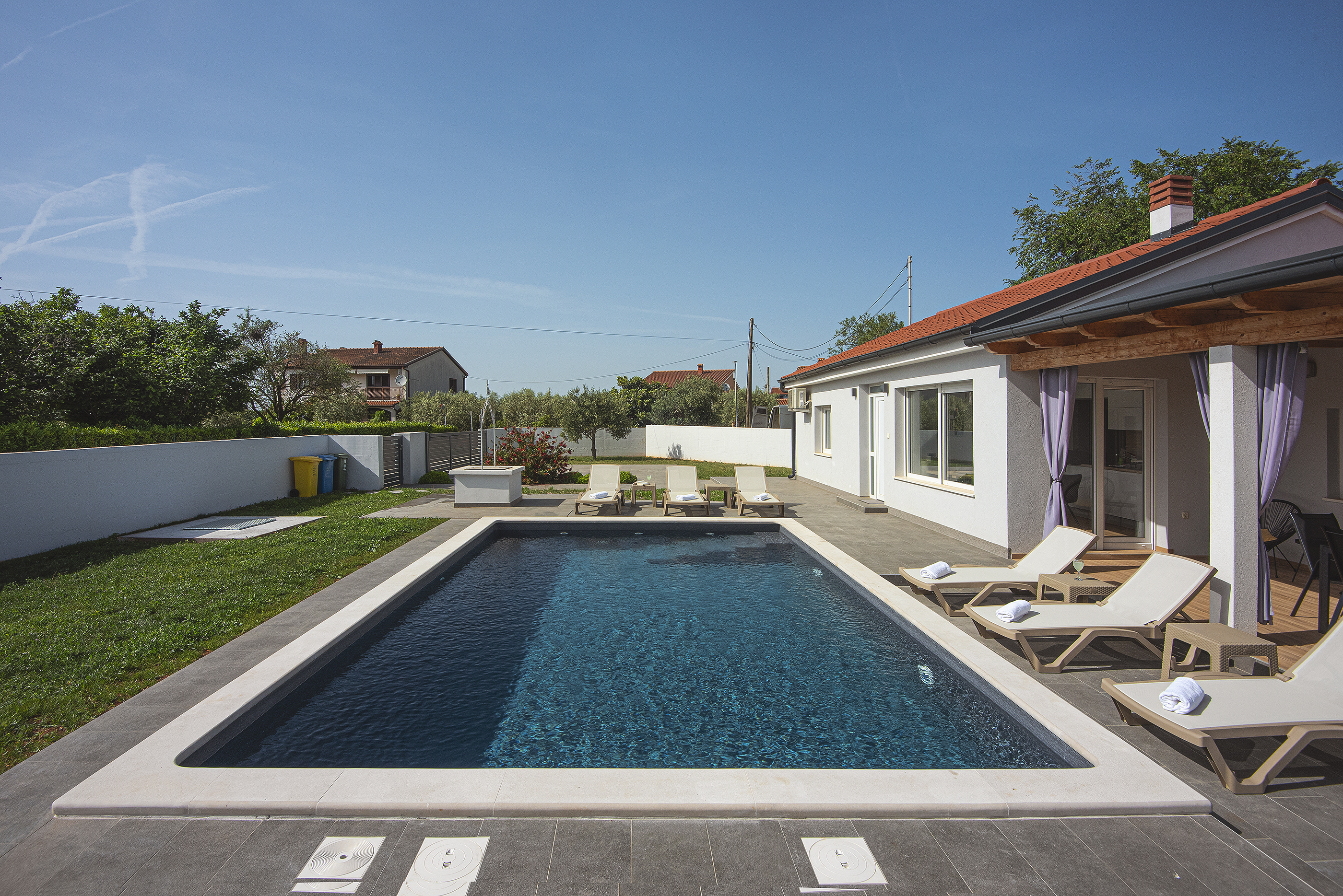 Holiday house in Valbandon with private pool