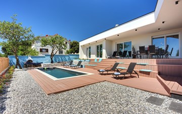 Unique villa with private pool near Pula