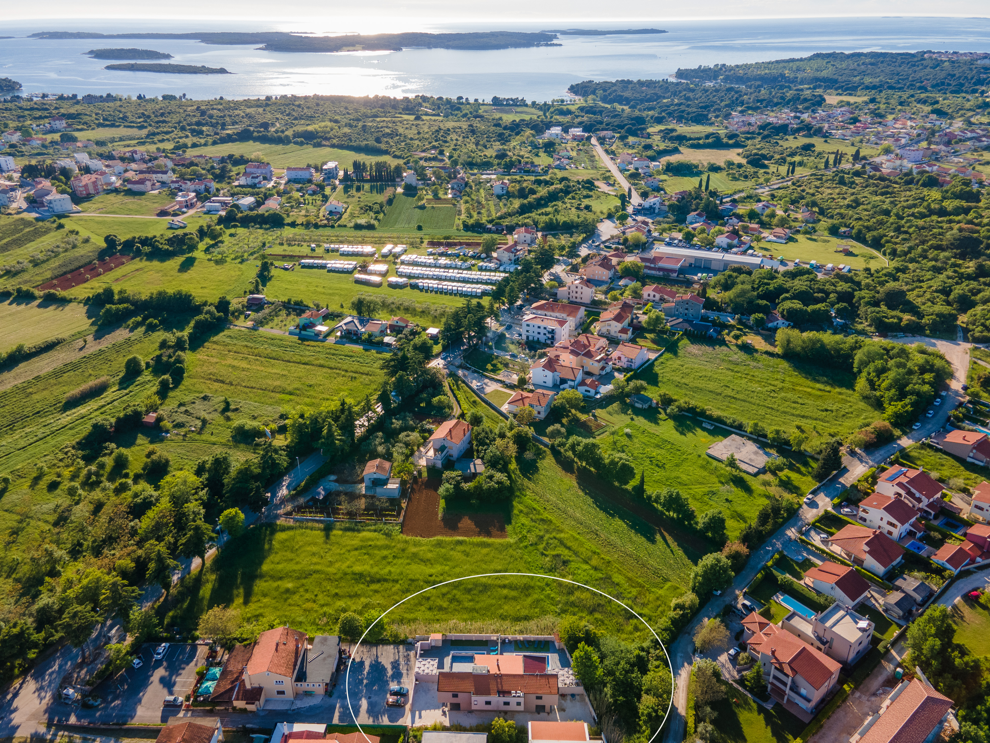 Luxuriöse Villa mit beheiztem Außenpool und Sonnenterrasse