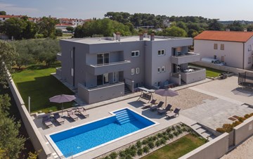 Beautiful villa in Pula with 7 bedrooms and a private pool