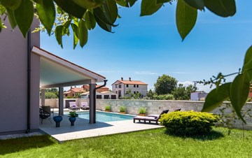 Beautifully decorated villa with pool for 6 persons, near Pula