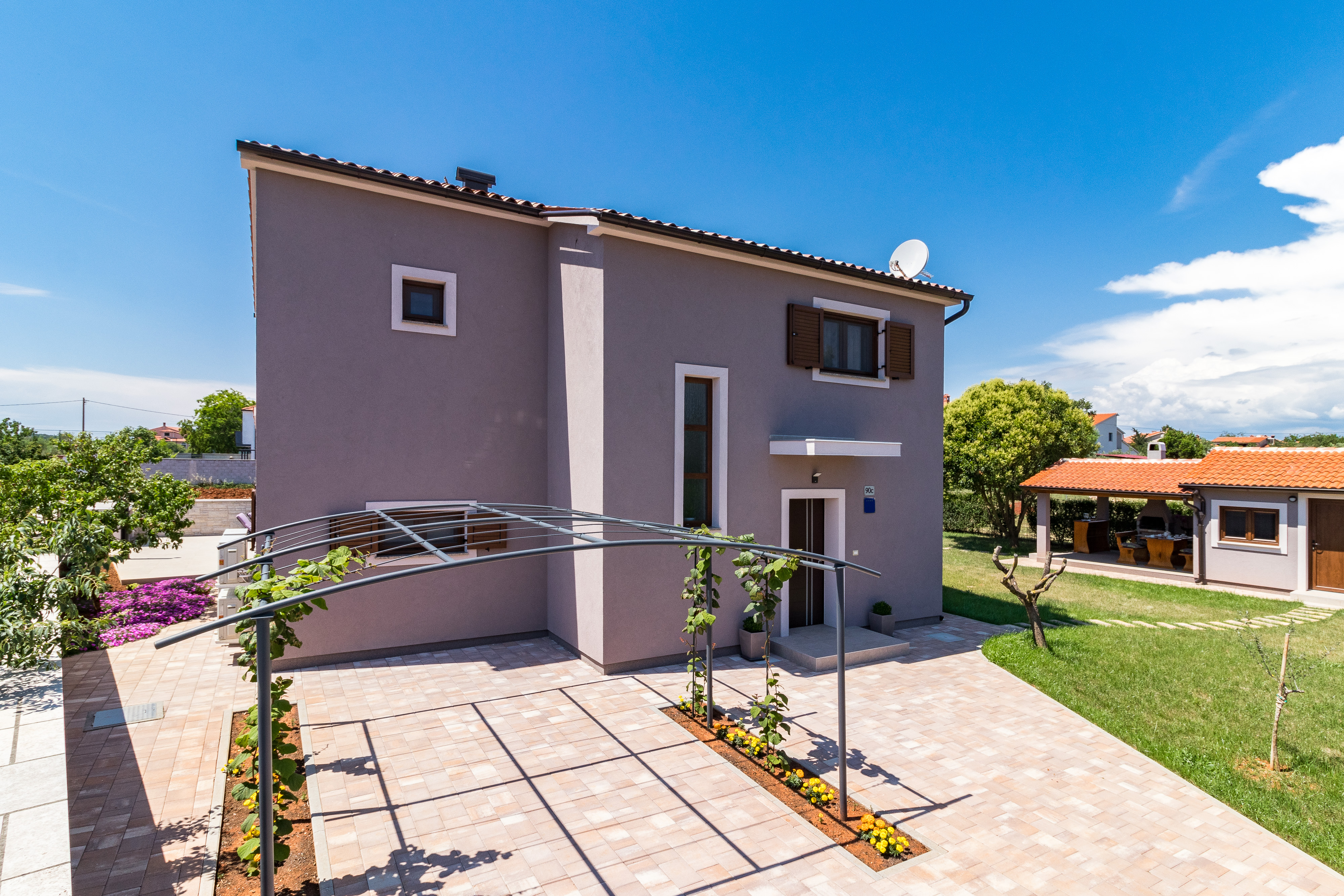 Beautifully decorated villa with pool for 6 persons, near Pula