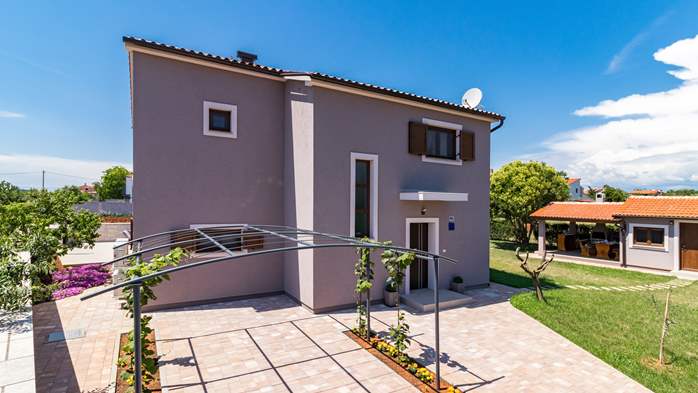 Beautifully decorated villa with pool for 6 persons, near Pula, 11