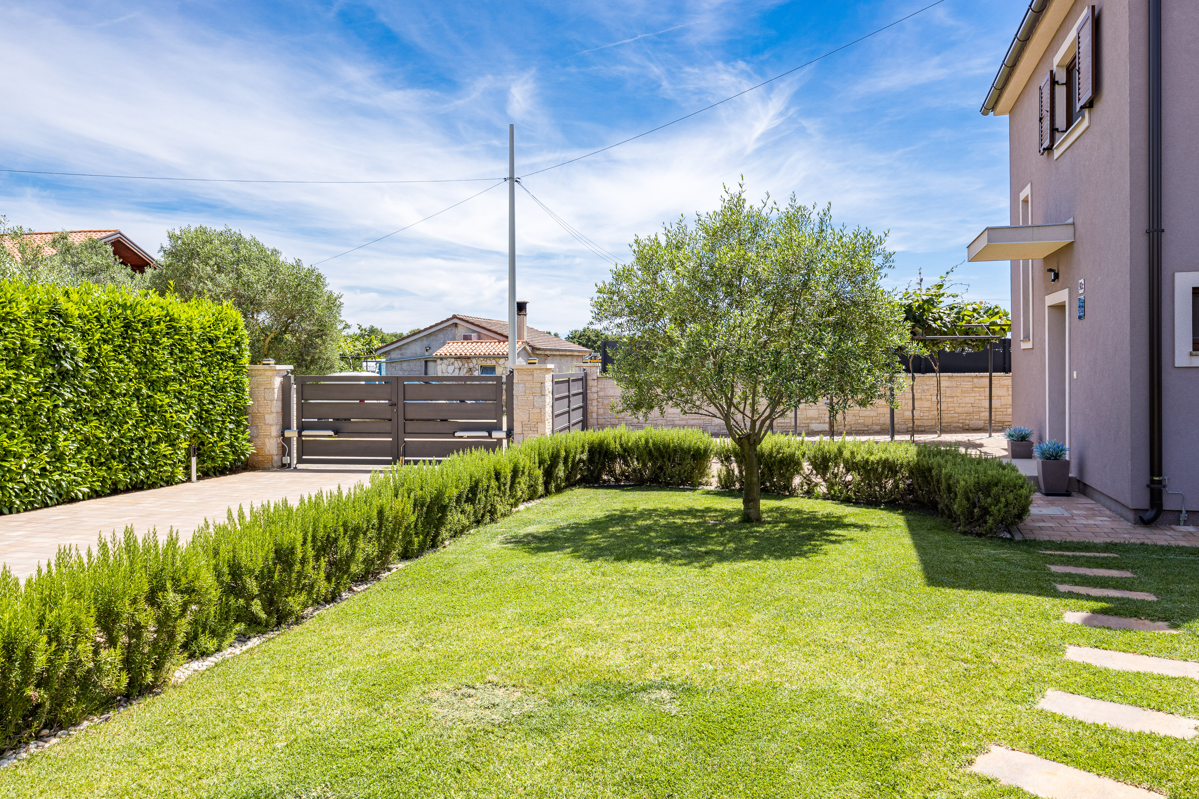 Beautifully decorated villa with pool for 6 persons, near Pula