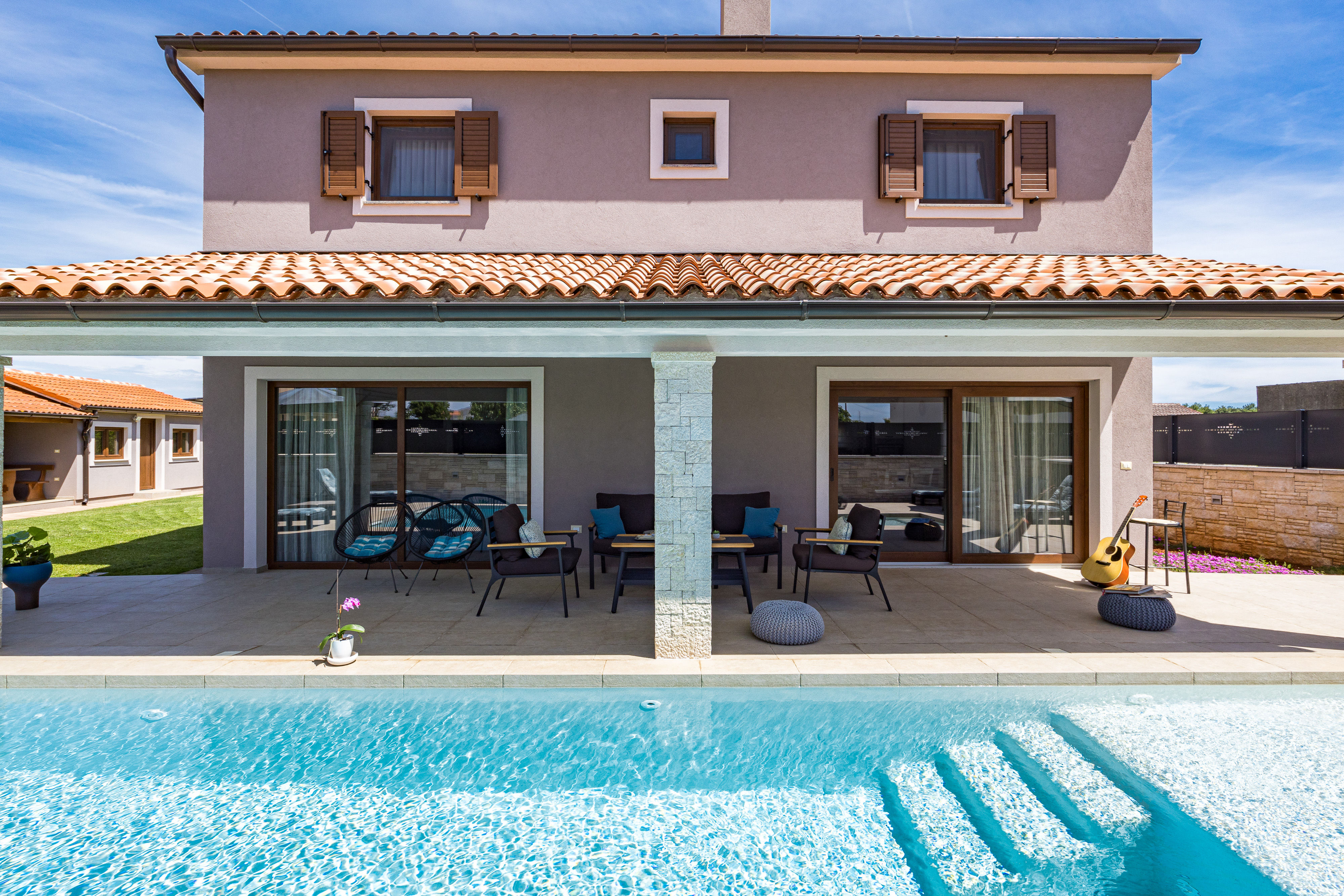 Beautifully decorated villa with pool for 6 persons, near Pula