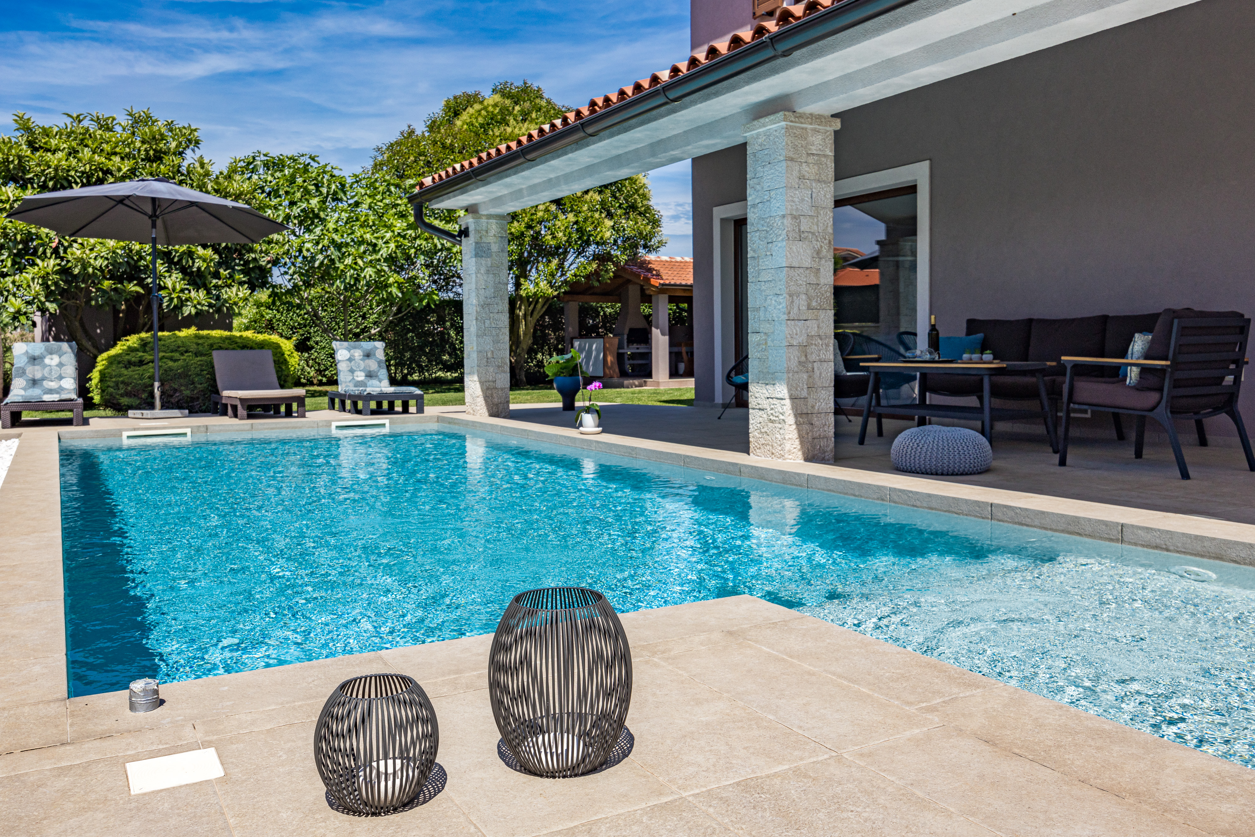 Beautifully decorated villa with pool for 6 persons, near Pula