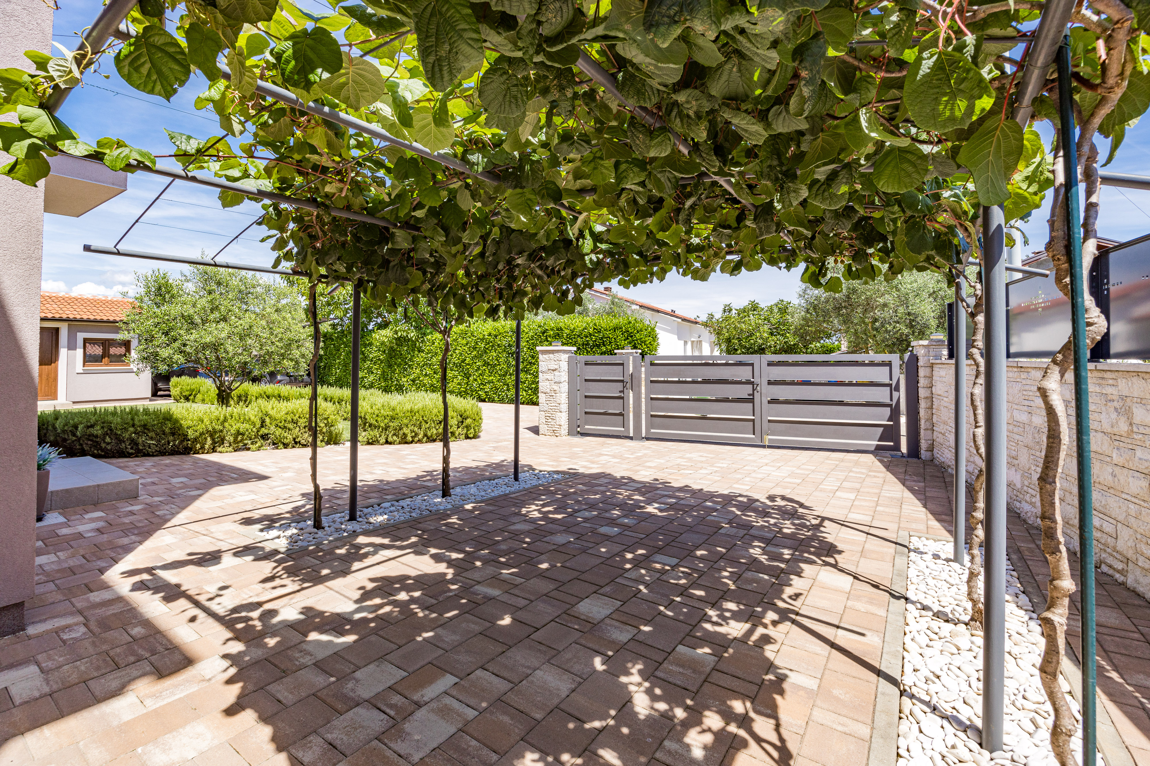 Beautifully decorated villa with pool for 6 persons, near Pula