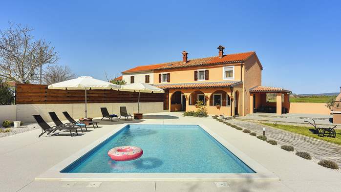 Villa with private pool and two bedrooms, for five persons, 1