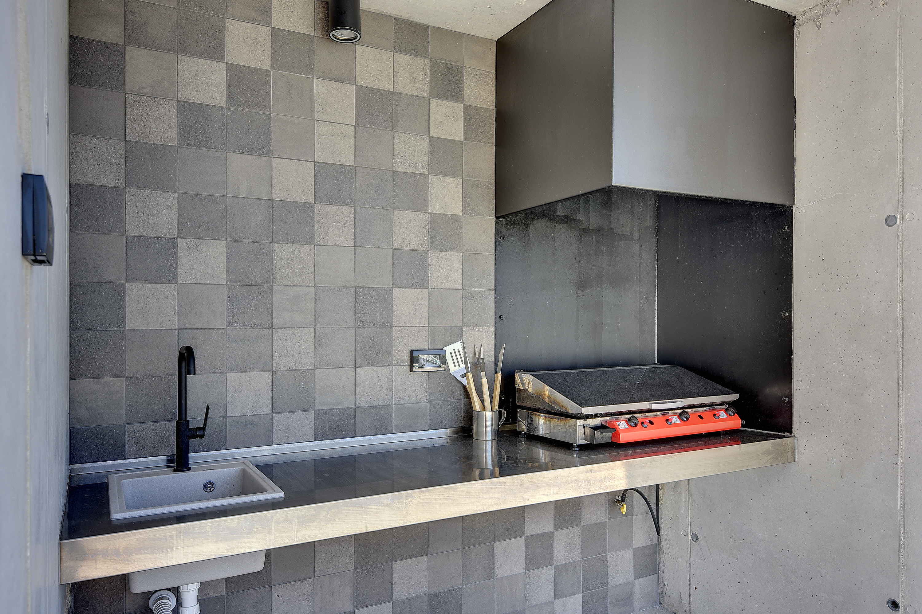 Moderne Villa für 14 Personen mit Meerblick und beheiztem Pool